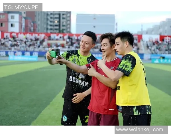 黄色长头发的足球明星如何在绿茵场上闪耀光芒与魅力 黄色长头发的足球明星如何在绿茵场上闪耀光芒与魅力