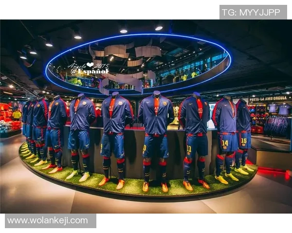 足球明星专属用品全景展示图集尽显球场魅力与风采 足球明星专属用品全景展示图集尽显球场魅力与风采