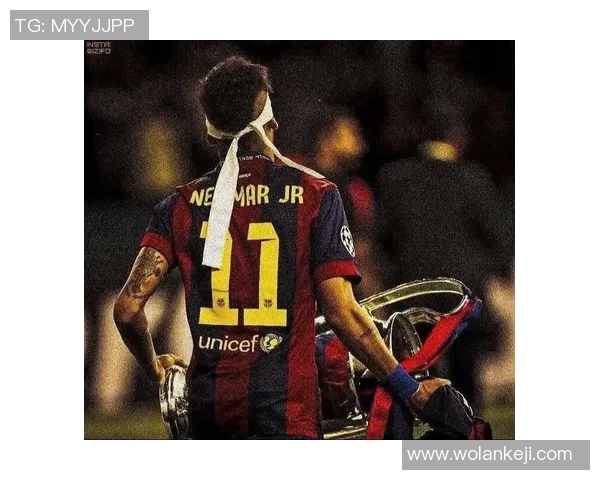 足球明星背影凝视球场梦想的瞬间与未来的希望